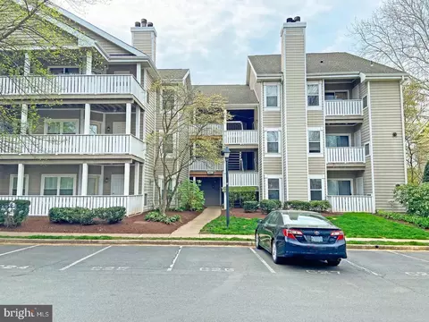 14317 Climbing Rose Way #202, Centreville, VA 20121