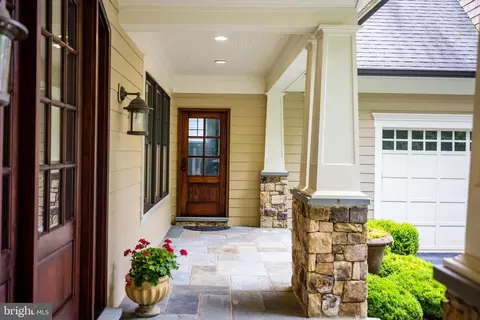 7906 Old Falls Rd, Mclean, VA 22102 photo 5