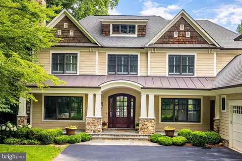 7906 Old Falls Rd, Mclean, VA 22102