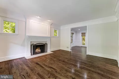 7906 Old Falls Rd, Mclean, VA 22102 photo 13