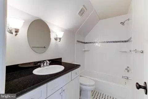 7906 Old Falls Rd, Mclean, VA 22102 photo 21