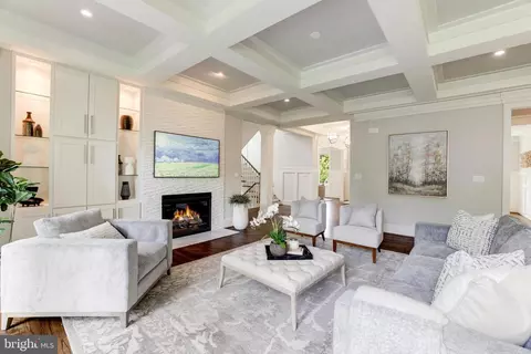 7106 Enterprise Ave, Mclean, VA 22101 photo 11