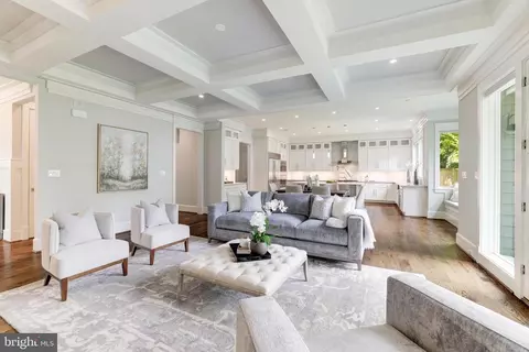 7106 Enterprise Ave, Mclean, VA 22101 photo 10