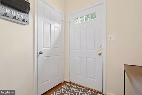 6320 Millwood Cir, Springfield, VA 22152 photo 4