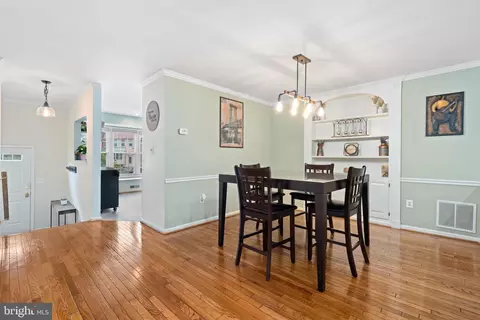6320 Millwood Cir, Springfield, VA 22152 photo 9
