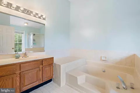 6320 Millwood Cir, Springfield, VA 22152 photo 17