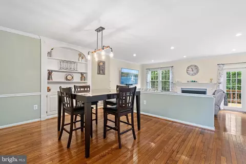 6320 Millwood Cir, Springfield, VA 22152 photo 8