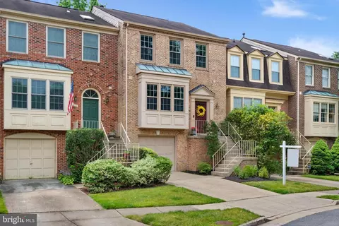 6320 Millwood Cir, Springfield, VA 22152 photo 3