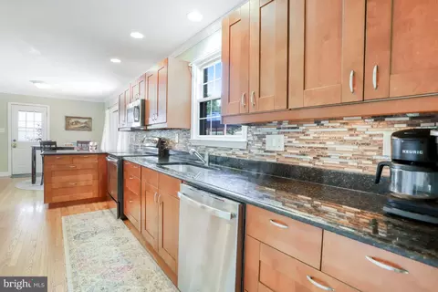 6968 Conservation Dr, Springfield, VA 22153 photo 15