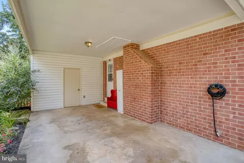 6968 Conservation Dr, Springfield, VA 22153 photo 6