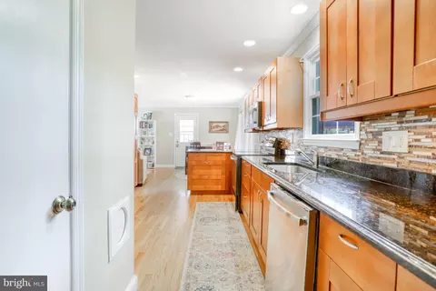 6968 Conservation Dr, Springfield, VA 22153 photo 16