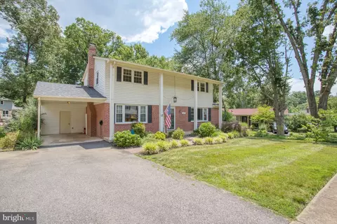 6968 Conservation Dr, Springfield, VA 22153 photo 2