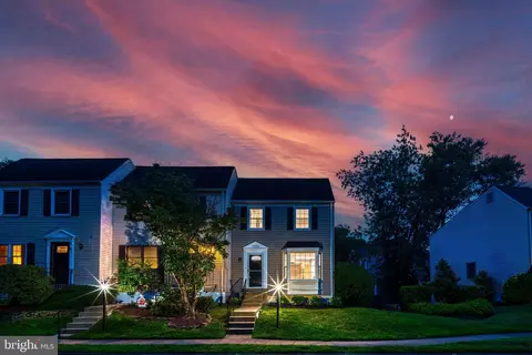 2954 Oakleigh Ln, Oakton, VA 22124