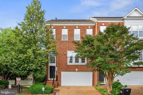 6255 Shackelford Ter, Alexandria, VA 22312