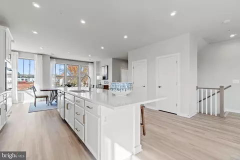 13530 Innovation Station Loop, Herndon, VA 20171