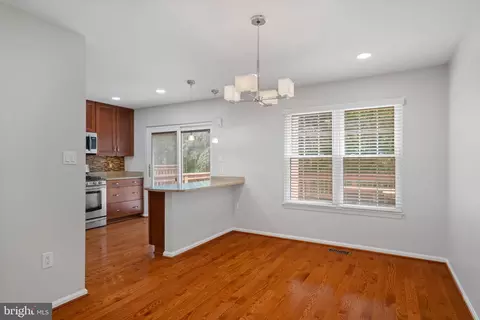 7829 Wintercress Ln, Springfield, VA 22152 photo 13