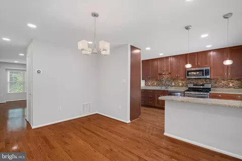 7829 Wintercress Ln, Springfield, VA 22152 photo 12