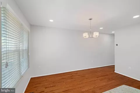 7829 Wintercress Ln, Springfield, VA 22152 photo 11