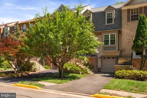 7829 Wintercress Ln, Springfield, VA 22152 photo 2