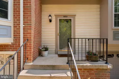 7829 Wintercress Ln, Springfield, VA 22152 photo 4