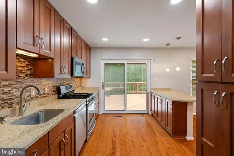 7829 Wintercress Ln, Springfield, VA 22152 photo 15