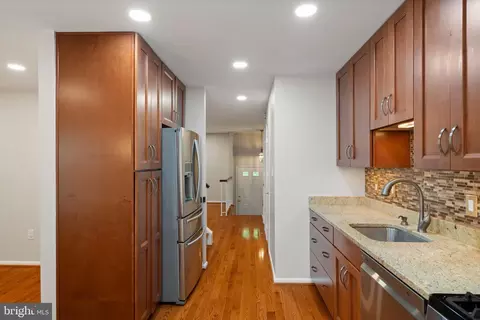 7829 Wintercress Ln, Springfield, VA 22152 photo 17
