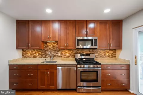 7829 Wintercress Ln, Springfield, VA 22152 photo 14