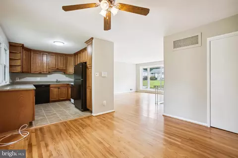 7910 Gosport Ln, Springfield, VA 22151 photo 9