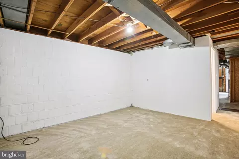 7910 Gosport Ln, Springfield, VA 22151 photo 36