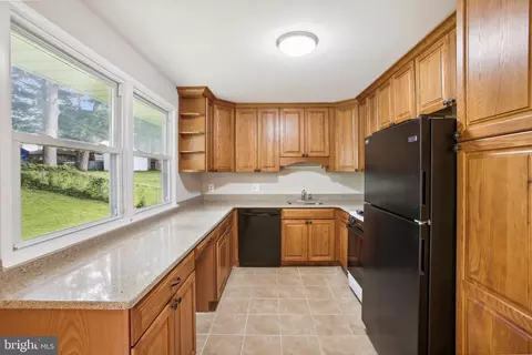 7910 Gosport Ln, Springfield, VA 22151 photo 10