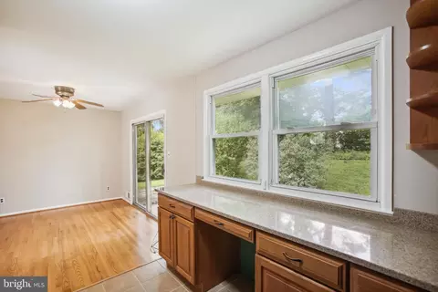 7910 Gosport Ln, Springfield, VA 22151 photo 12
