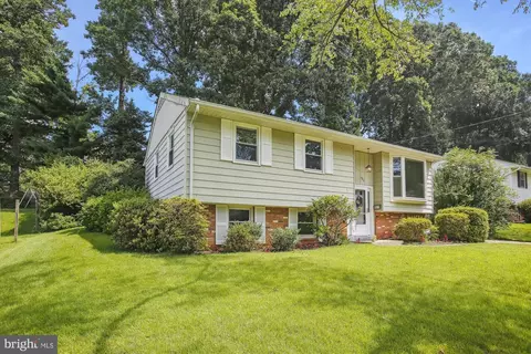 7910 Gosport Ln, Springfield, VA 22151