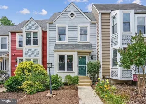 6023 Old Stratford Ct, Alexandria, VA 22315