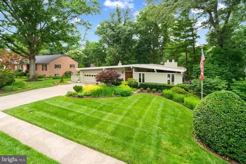 1908 Windmill Ln, Alexandria, VA 22307