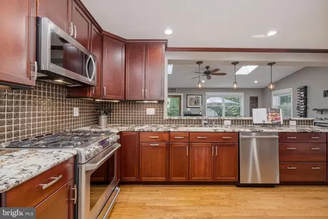 6963 Conservation Dr, Springfield, VA 22153 photo 19