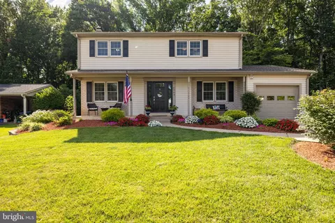 6963 Conservation Dr, Springfield, VA 22153