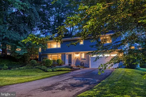1514 Crestwood Ln, Mclean, VA 22101