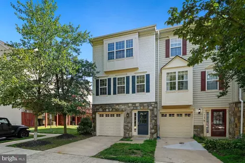 2162 Capstone Cir, Herndon, VA 20170