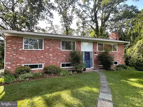 6620 Benson Dr, Alexandria, VA 22306