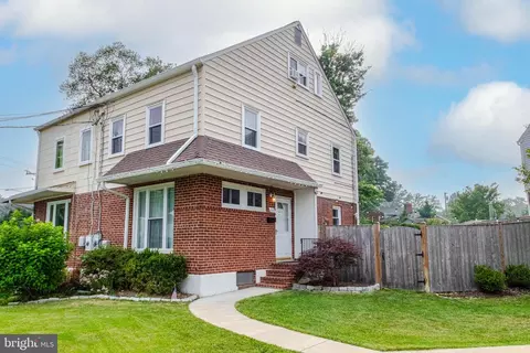 6844 Kenyon Dr, Alexandria, VA 22307