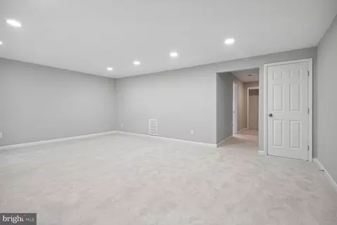 8302 Wickham Rd, Springfield, VA 22152 photo 24