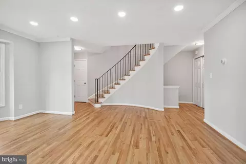 8302 Wickham Rd, Springfield, VA 22152 photo 9