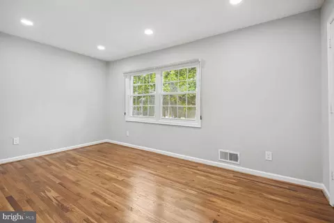 8302 Wickham Rd, Springfield, VA 22152 photo 17