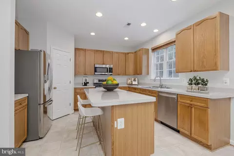 6090 Deer Ridge Trl, Springfield, VA 22150 photo 12