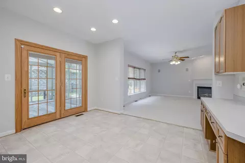 6090 Deer Ridge Trl, Springfield, VA 22150 photo 19