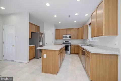 6090 Deer Ridge Trl, Springfield, VA 22150 photo 13