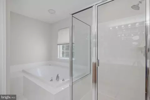 6090 Deer Ridge Trl, Springfield, VA 22150 photo 32