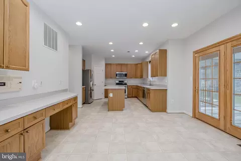 6090 Deer Ridge Trl, Springfield, VA 22150 photo 18