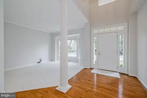 6090 Deer Ridge Trl, Springfield, VA 22150 photo 4