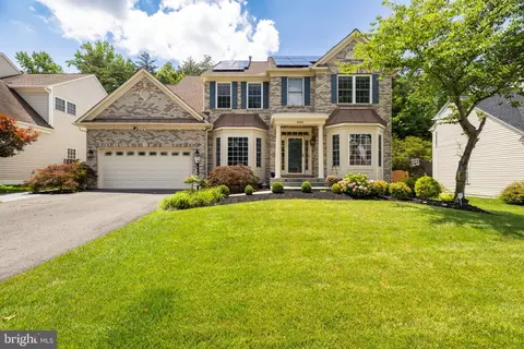 6090 Deer Ridge Trl, Springfield, VA 22150